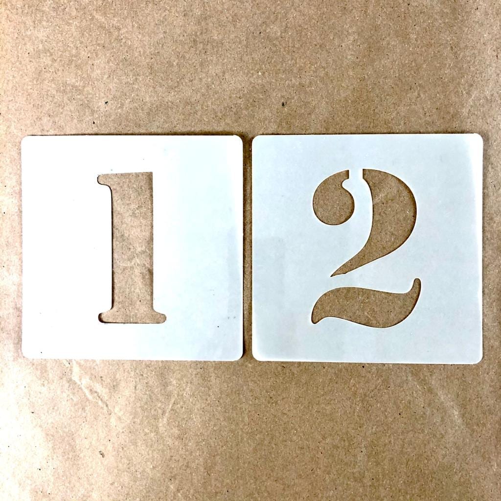 KINBOM 42 Pezzi Stencil Alfabeto e Numeri 5 cm Lavabile Plastica Riutilizzabile Modello Lettera Numero Stencil per Artigianato con Numeri di Simboli per Disegnare La Vernice Spray per La Decorazione 